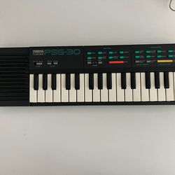 Vintage PSS-30 Yamaha Portasound Keyboard