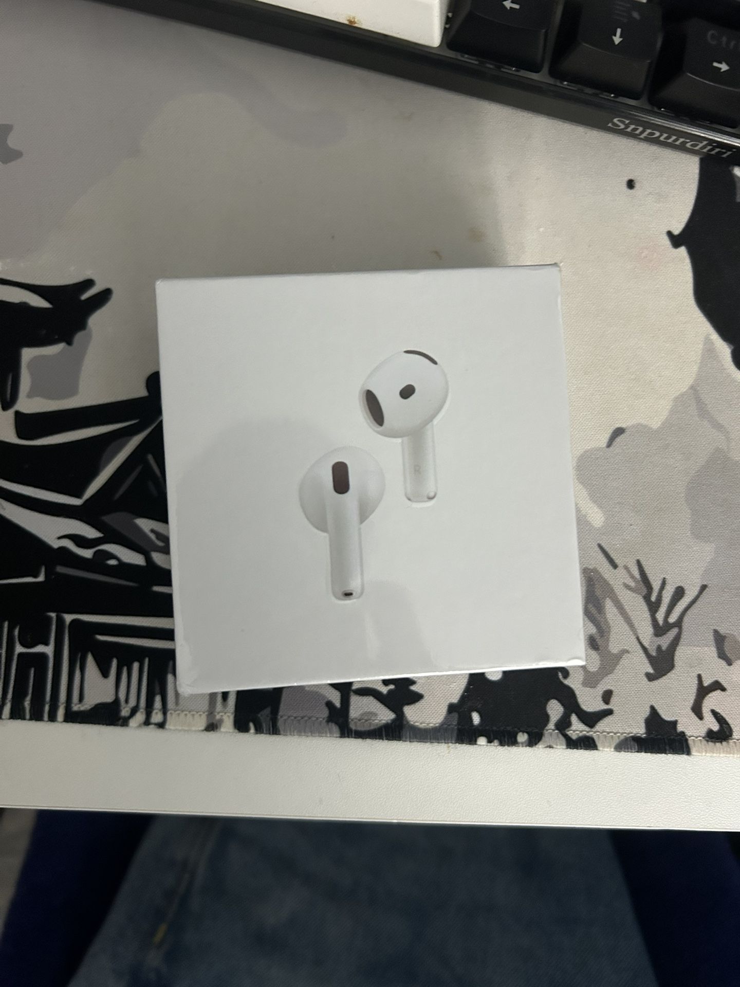 AirPods 4