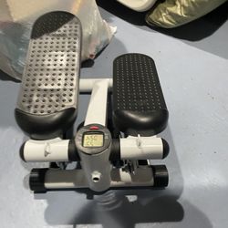 Eccomum Mini Steppers for Exercise with Resistance Bands and LCD Monitor