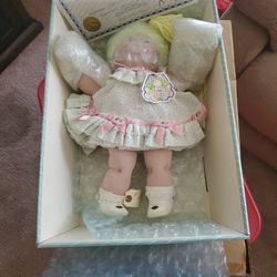 Cabbage patch doll porcelain from 1985