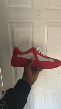PRADAS RED