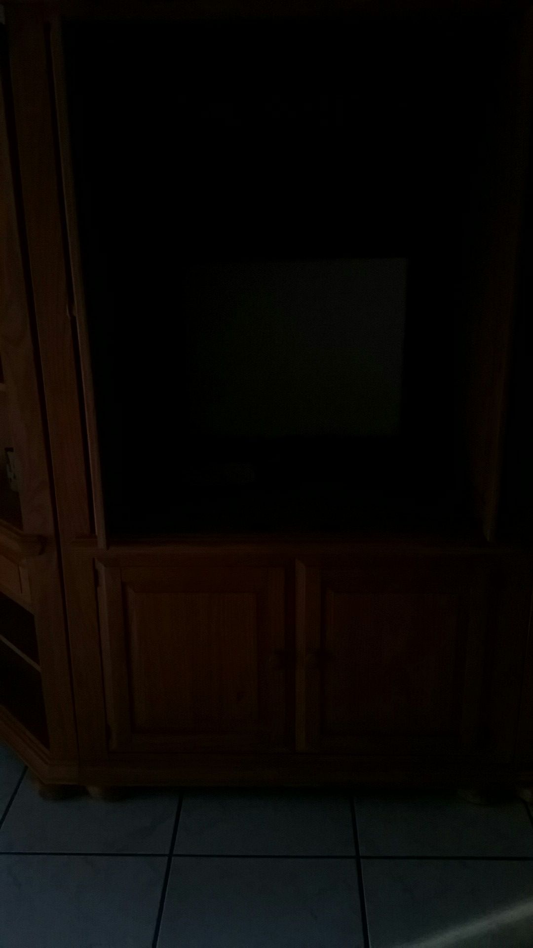 Wood entreterment hold 40 inch beatifull Good condition