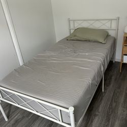 Bed frame + Mattress