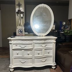 Disney Princes Withe 6 Draws Whit Mirror