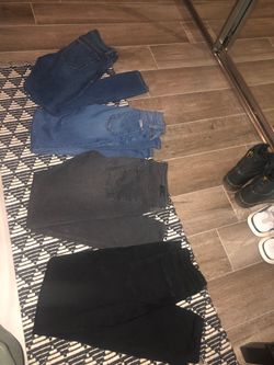 4 pairs of designer jeans 👖 size 25/26
