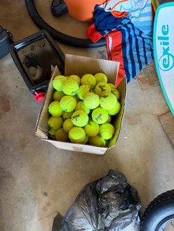 120 tennis balls mostly penn