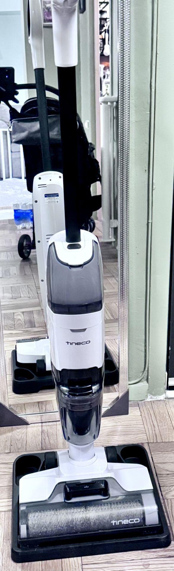 Tineco iFLOOR 2 Cordless Wet/Dry Vacuum & Mop – Like New!Self Cleans! 