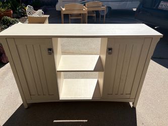 Cupboard/shelves