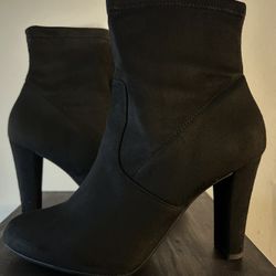 Woman’s Heel Boots 