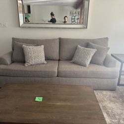 Queen Sleeper Sofa Couch & Matching Love Seat