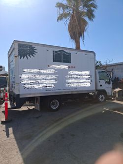 2003 isuzu 16' box