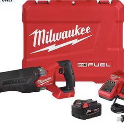Milwaukee M18 Sawzall