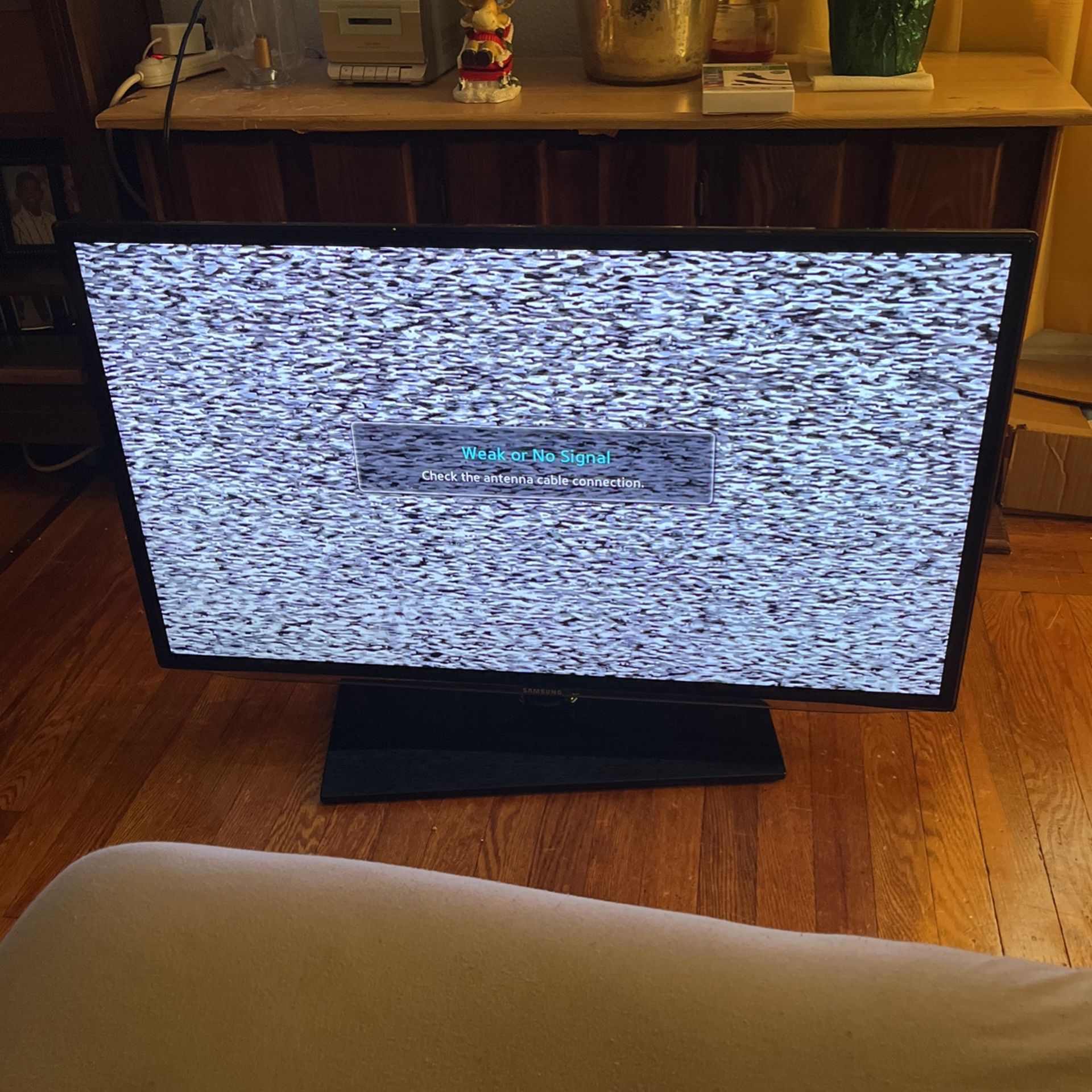 Samsung 42’ Smart TV