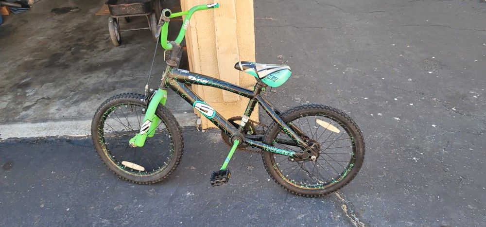 18" Boys Bike 