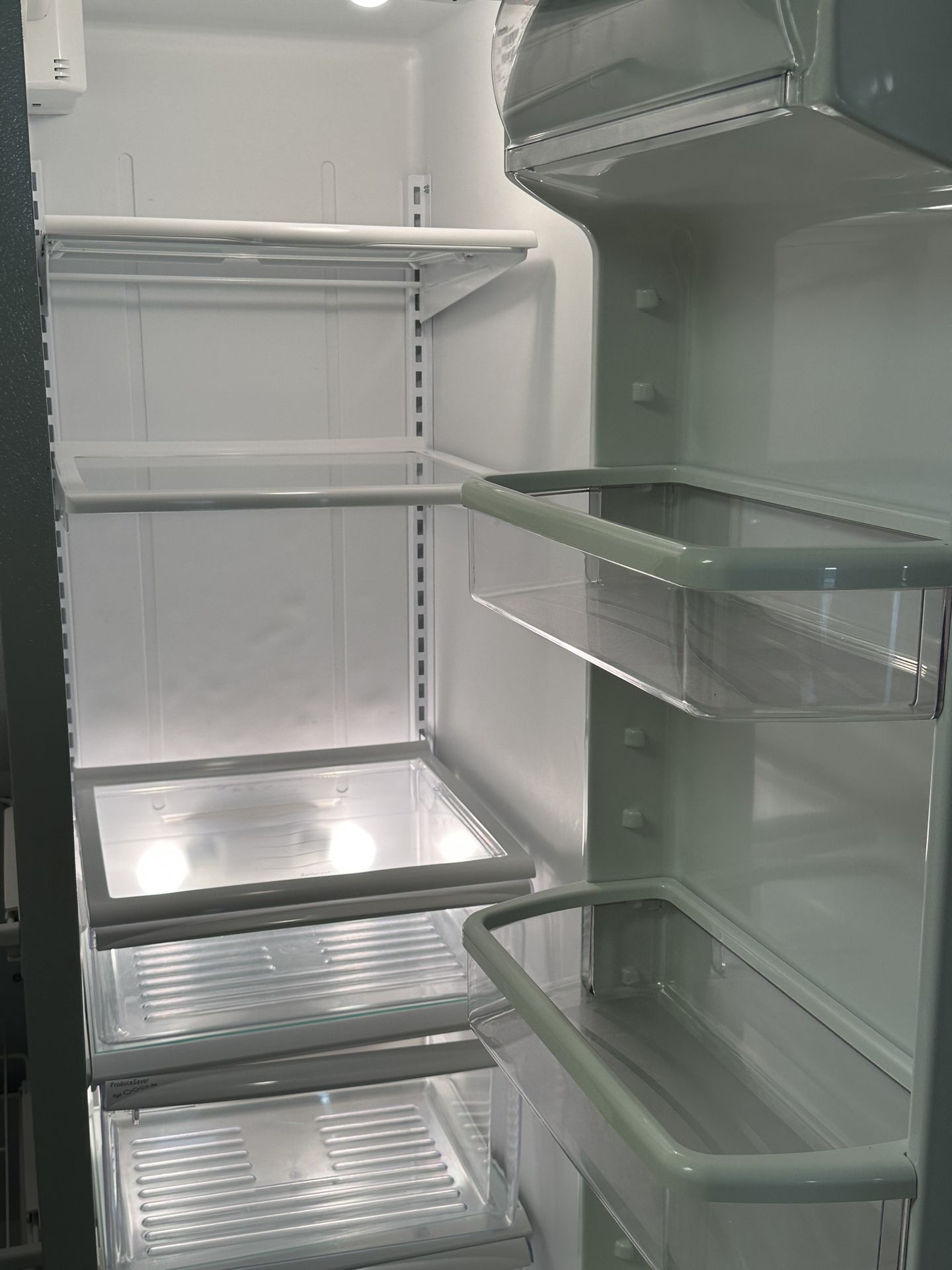 Well Maintained Kenmore fridge