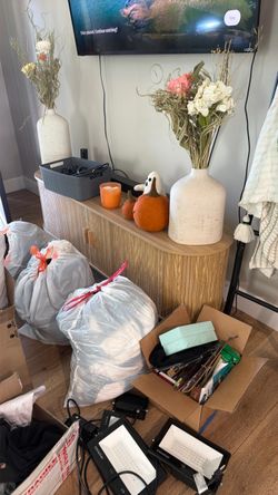 Tv stand