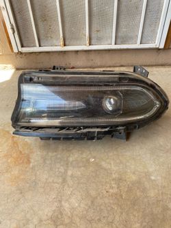 2020 Dodge charger headlight/left side