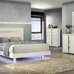 Brand New White & Gold 4pc Queen Bedroom Set (Available In Eastern King)