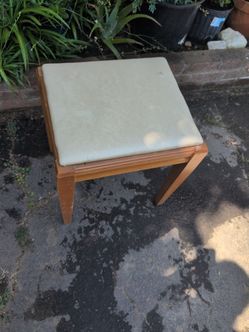 Vintage piano seat