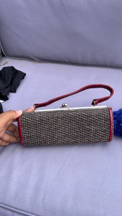 Vintage kiss lock clutch