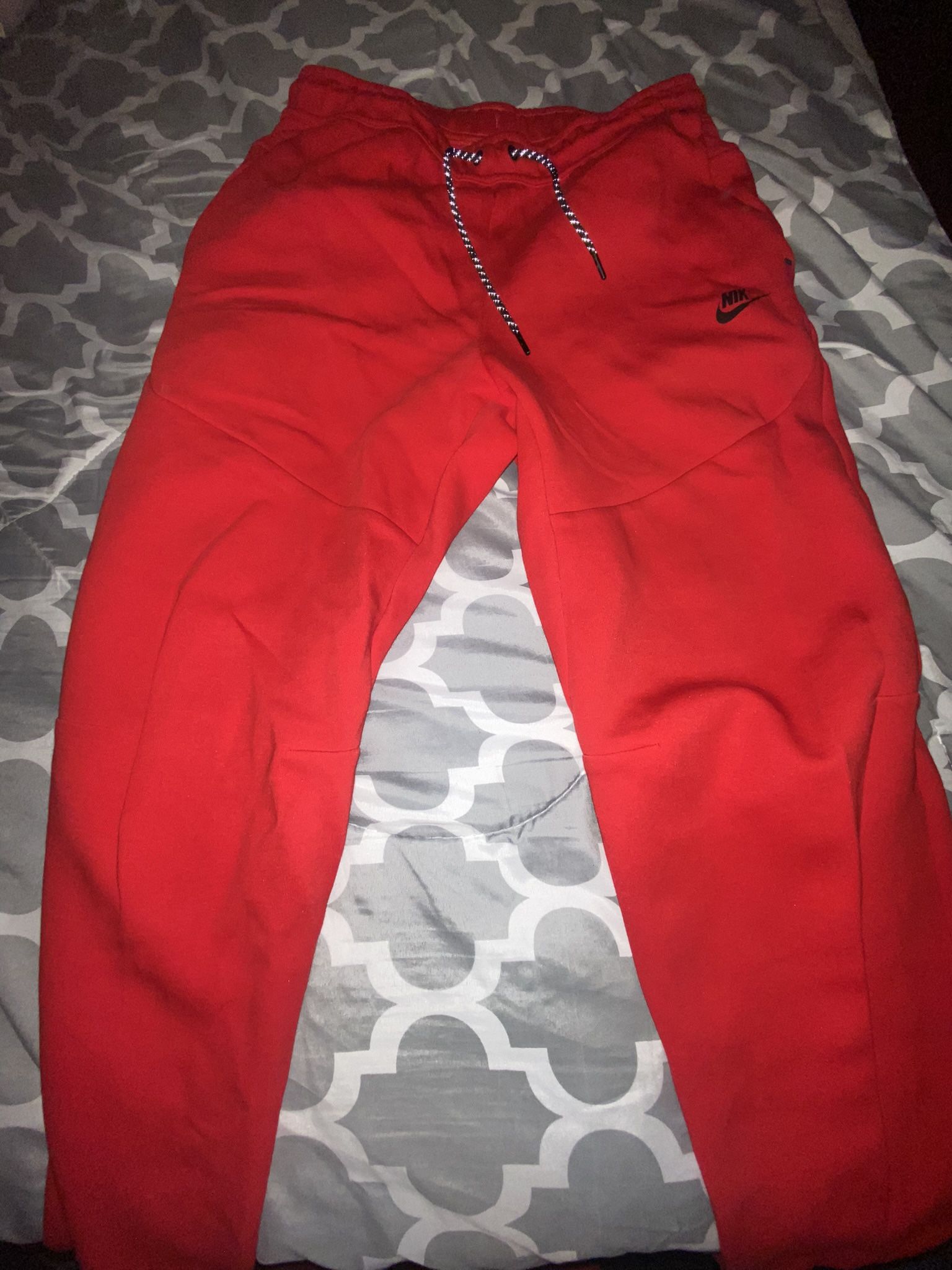 Nike Tech Fleece Joggers University Red/Black