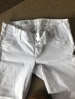 Gap like new maternity two jeans and short