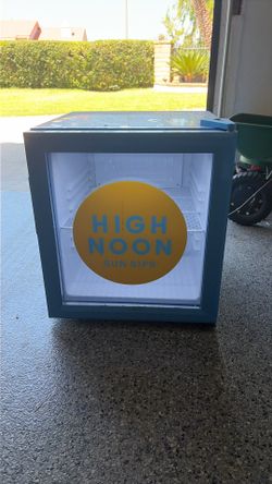 Mini fridge