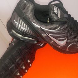 Men's Nike Air Max Torch 9.5