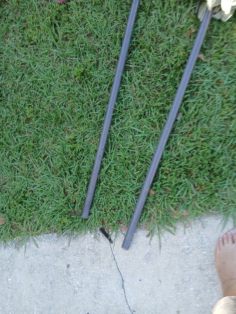 Lightly Used Picnic Table/stand Umbrellas