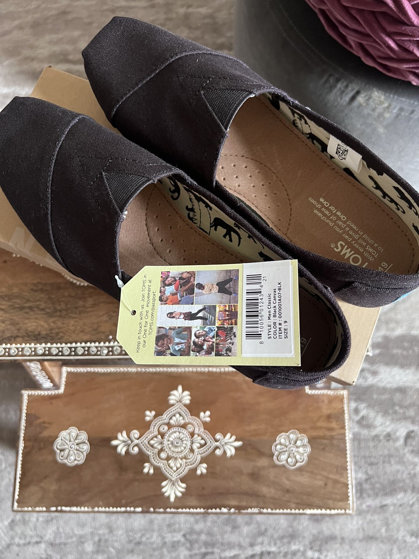 Toms Shoes Brand New Size 9.0
