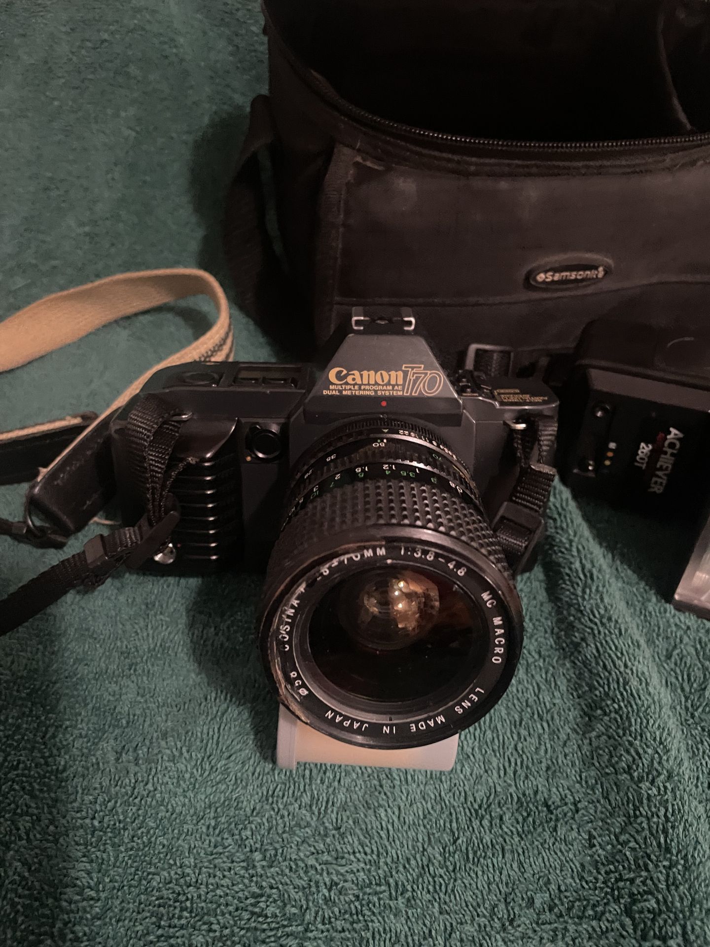Canon T70