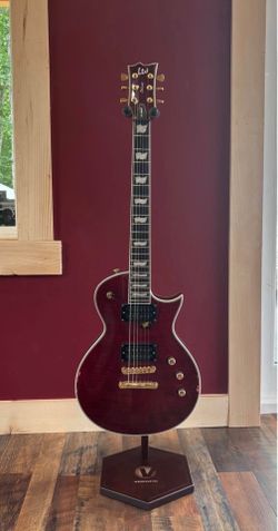 Brand new Verovita guitar stand