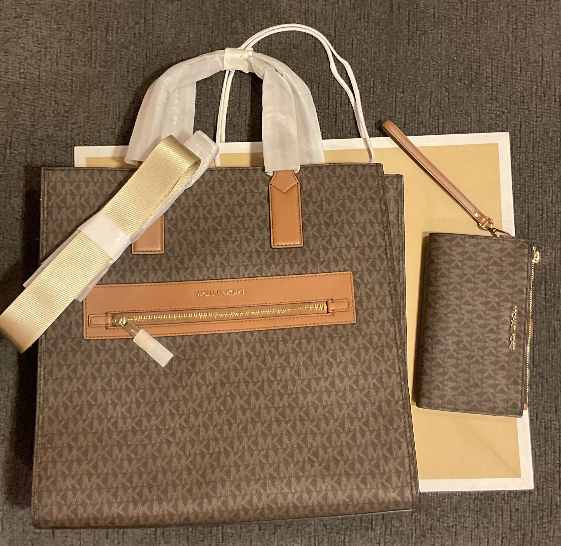 Micheal Kors Tote Bag And Wallet Combo Deal