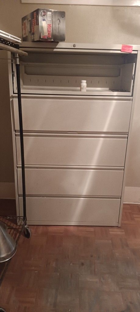Metal Locking File Cabinet