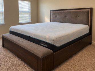 🛏️ Queen Bedroom Set — Moving Sale! (dressers / frame)