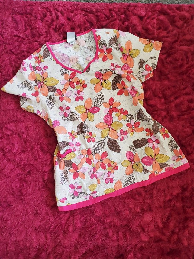 BABY PHAT~ FLORAL SCRUB TOP!