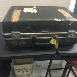 Latch Case 18” X 12” X 7”