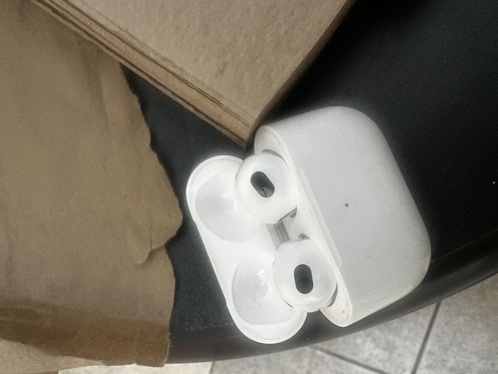 AIRPODS 4th Generation