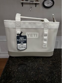 Yeti Camino zip Carryall 18L , Cape Taupe , firm price