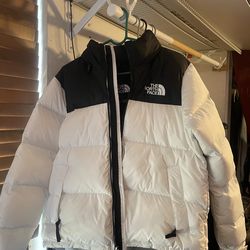North Face Puffer 700 size small