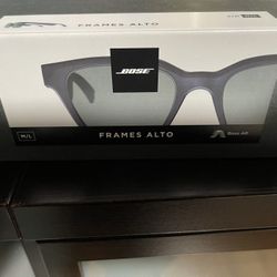 Bose Glasses W/built In Speaker 