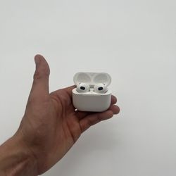 (63) Air Pods 3RD generation 