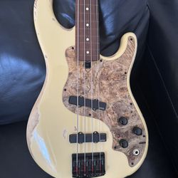 Custom Ibanez Roadstar Fretless Bass
