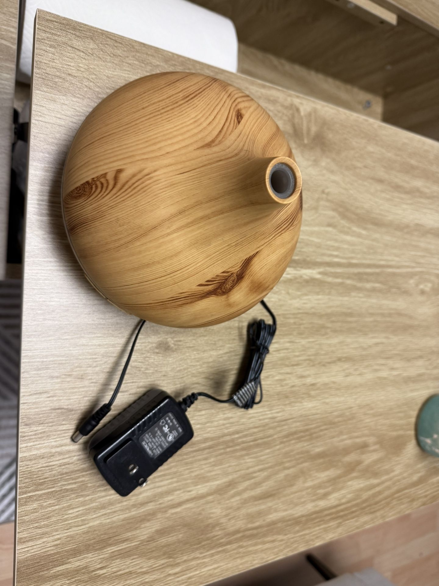 Aroma diffuser for essential oil