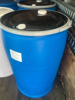 PLASTIC 55 GALLON DRUMS WITH REMOVABLE LIDS AND CLAMPS $45 EACH DELIVERY AVAILABLE $$$