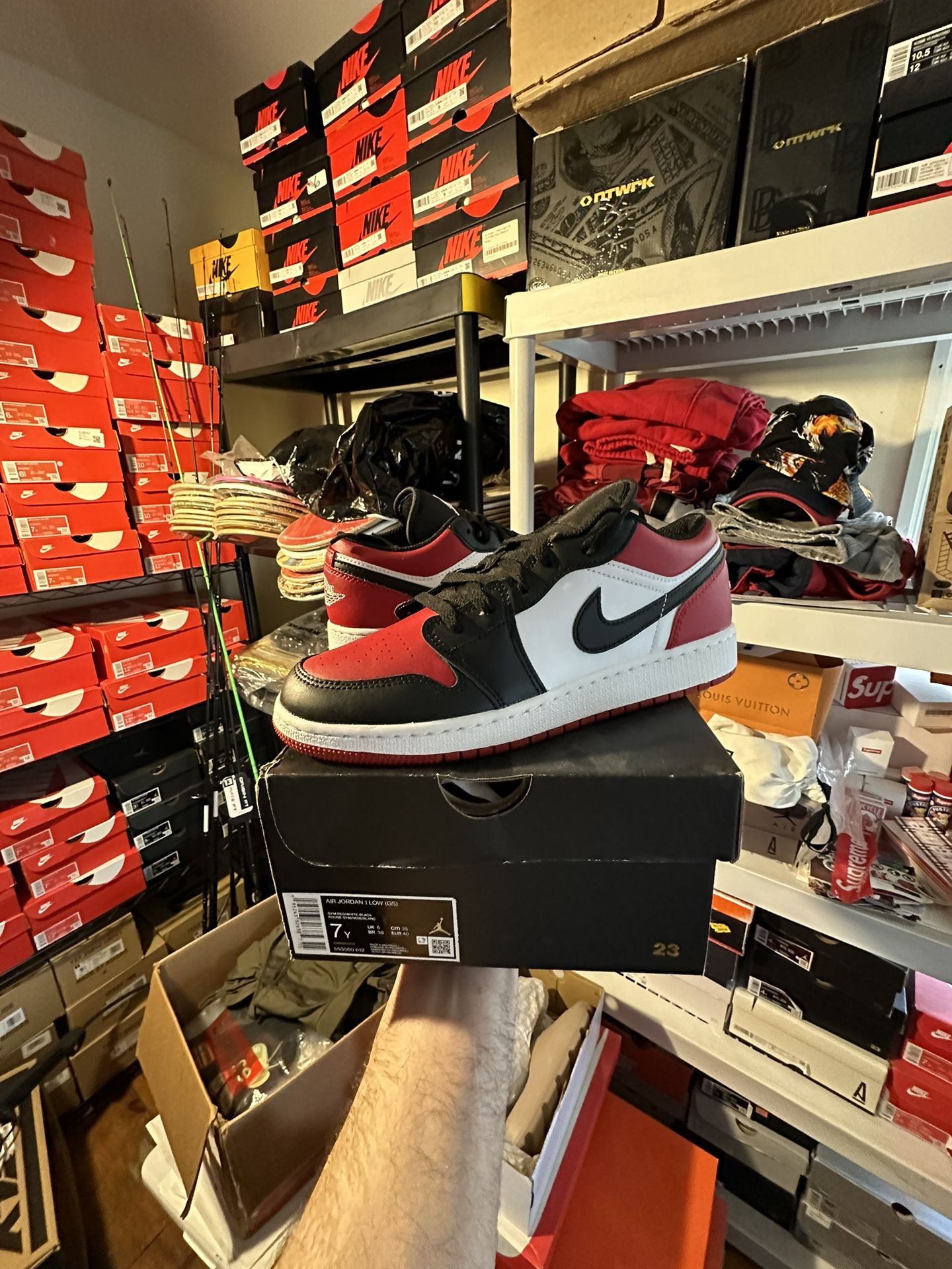 Jordan 1 Low “Bred Toe” Brand New! Size: 7Y 