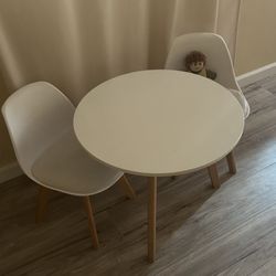 Kids table and chair