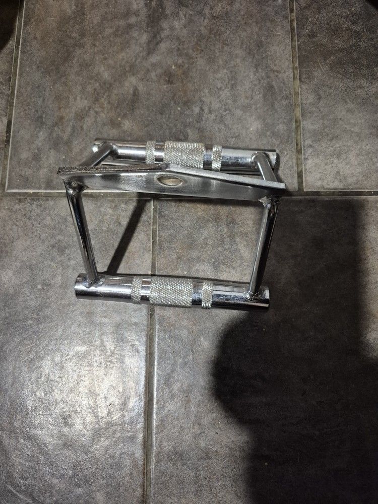 V Bar Pulley Attachment