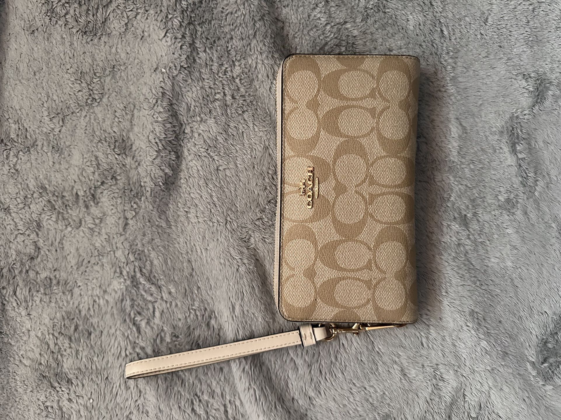 coach signature canvas gold/khaki wristlet wallet