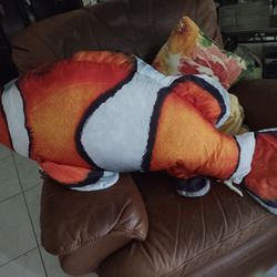 Bass Pro Shops Giant Stuffed Clownfish for Kids; 43 inches Large.